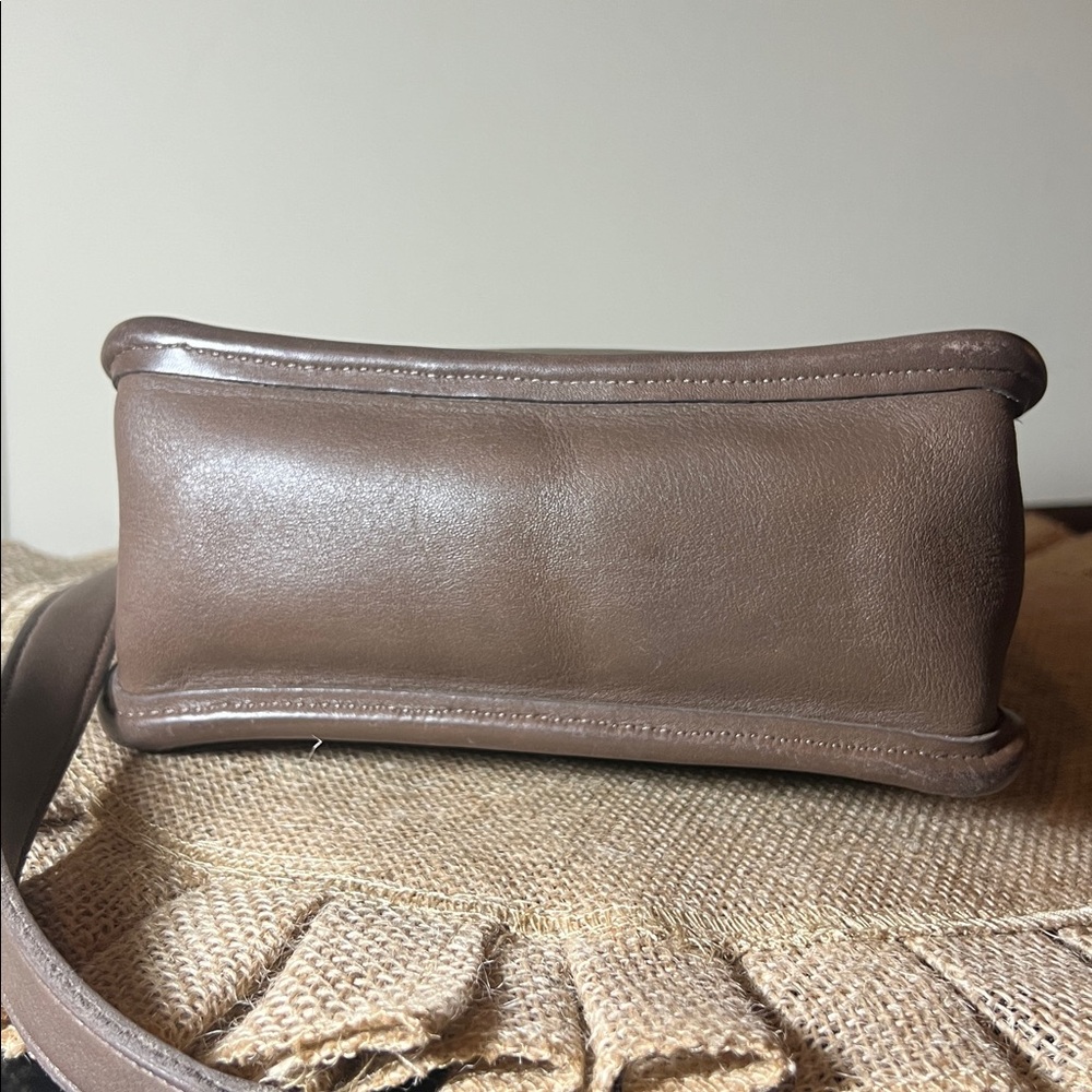 Vintage Coach Murphy Bag in Taupe (rare) - Picture 3 of 9